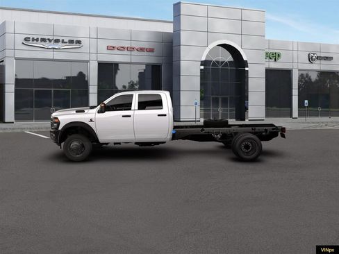 New 2026 RAM 5500 Tradesman AWD/4WD image 3