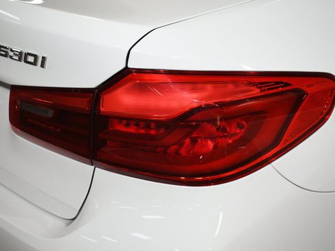 Used 2020 BMW 530i w/ Premium Package RWD image 59