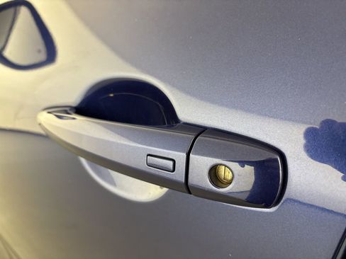 Used 2023 Nissan Rogue SV image 12