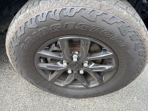 Used 2021 Jeep Gladiator Sport AWD/4WD image 11