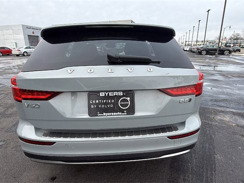 Certified 2025 Volvo V60 B5 Cross Country Plus image 31