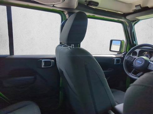 Used 2025 Jeep Wrangler Sport image 23