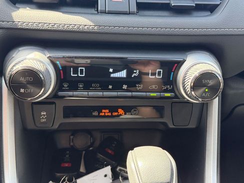 Used 2025 Toyota RAV4 XLE w/ Convenience Package image 19