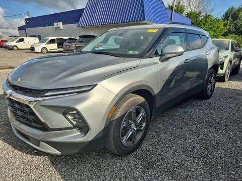 Used 2024 Chevrolet Blazer LT w/ Convenience Package AWD/4WD image 3
