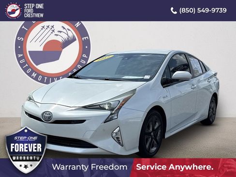 Used 2017 Toyota Prius Three Touring FWD image 1