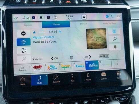 Used 2022 Jeep Grand Cherokee L Overland w/ Luxury Tech Group IV image 19