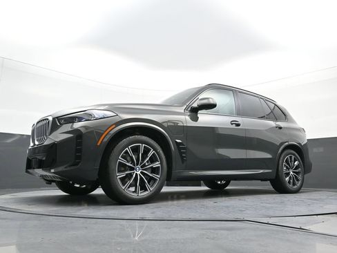 New 2026 BMW X5 xDrive50e w/ M Sport Package AWD/4WD image 26