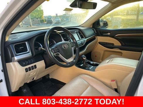 Used 2019 Toyota Highlander Limited image 6