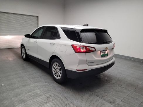 Used 2020 Chevrolet Equinox LS w/ LS Convenience Package FWD image 5