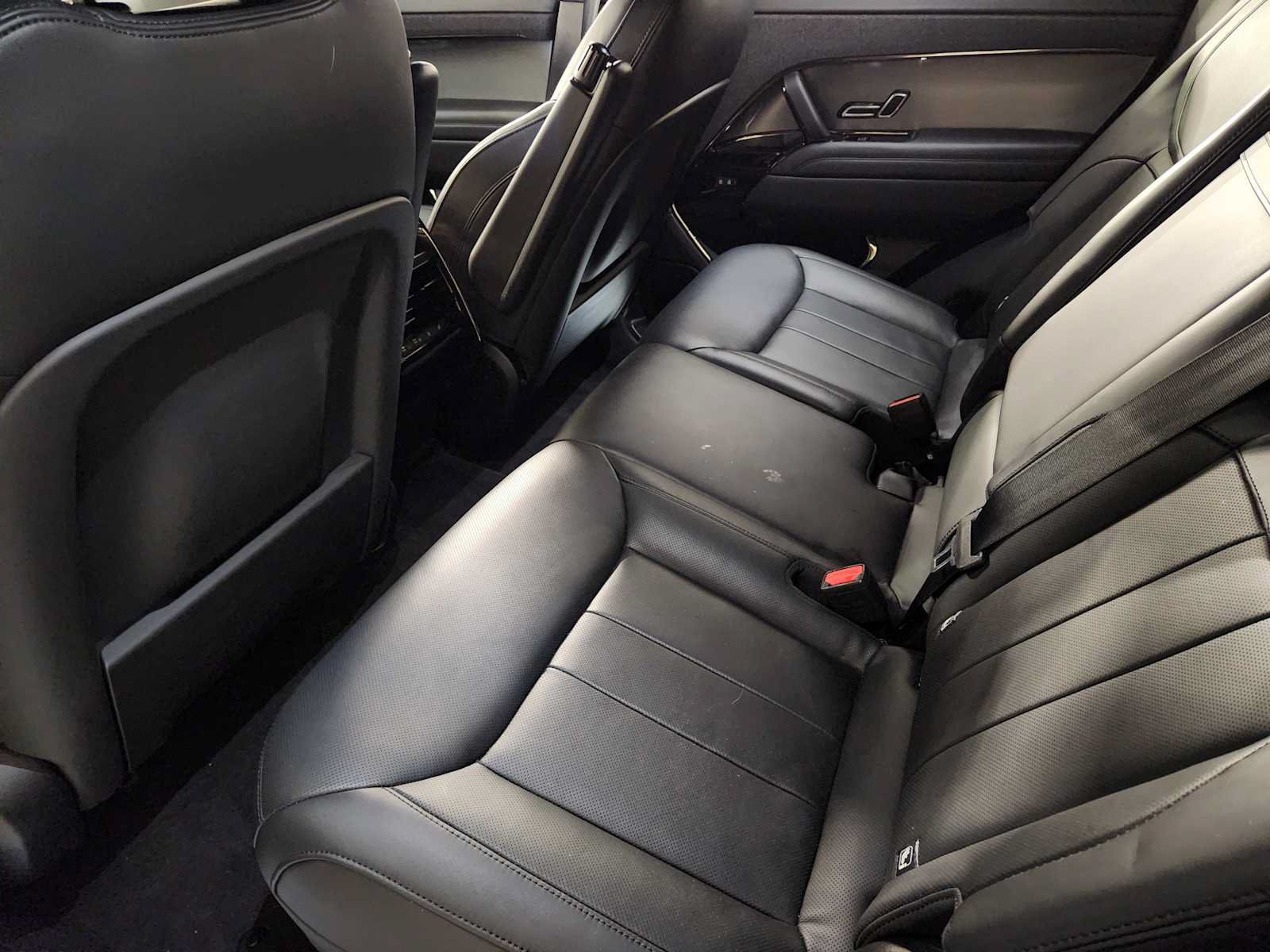 Used 2025 Land Rover Range Rover Sport SE AWD/4WD image 29