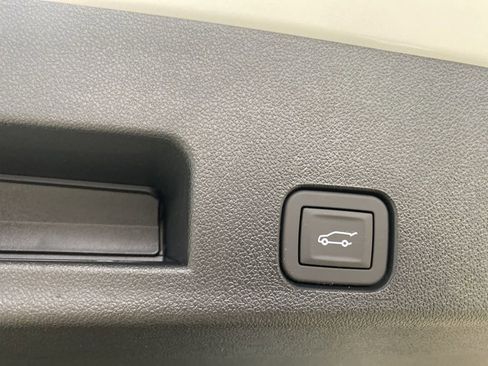 New 2026 Chevrolet Traverse LT w/ Midnight/Sport Edition image 9