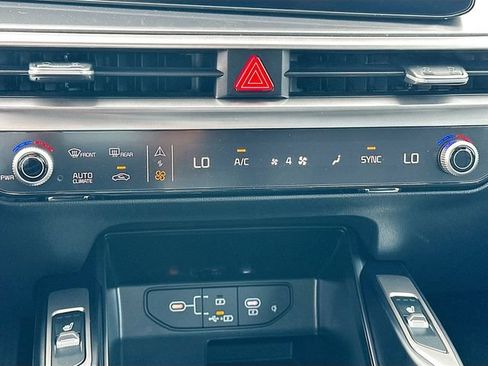 Used 2026 Kia Sorento S FWD image 15