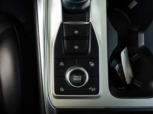 Used 2022 Ford Explorer Platinum w/ Equipment Group 601A AWD/4WD image 23