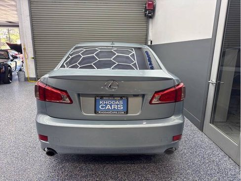 Used 2011 Lexus IS 250 w/ Premium Pkg Value Edition RWD image 2