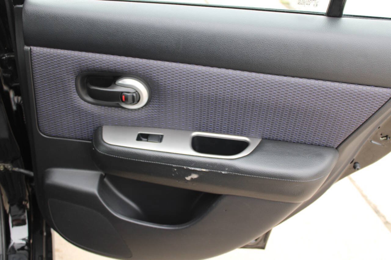 Used 2007 Nissan Versa Hatchback w/ ABS Pkg FWD image 9