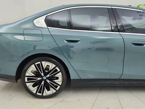 Used 2026 BMW 530i RWD image 7