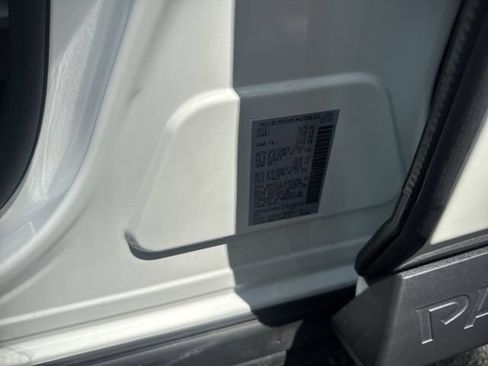 Used 2024 Nissan Pathfinder SL w/ SL Premium Package FWD image 39