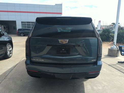 Certified 2025 Cadillac Escalade ESV Sport Platinum image 6