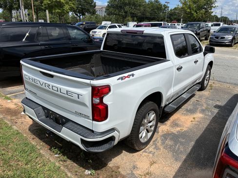 Used 2020 Chevrolet Silverado 1500 Custom w/ Custom Value Package AWD/4WD image 8