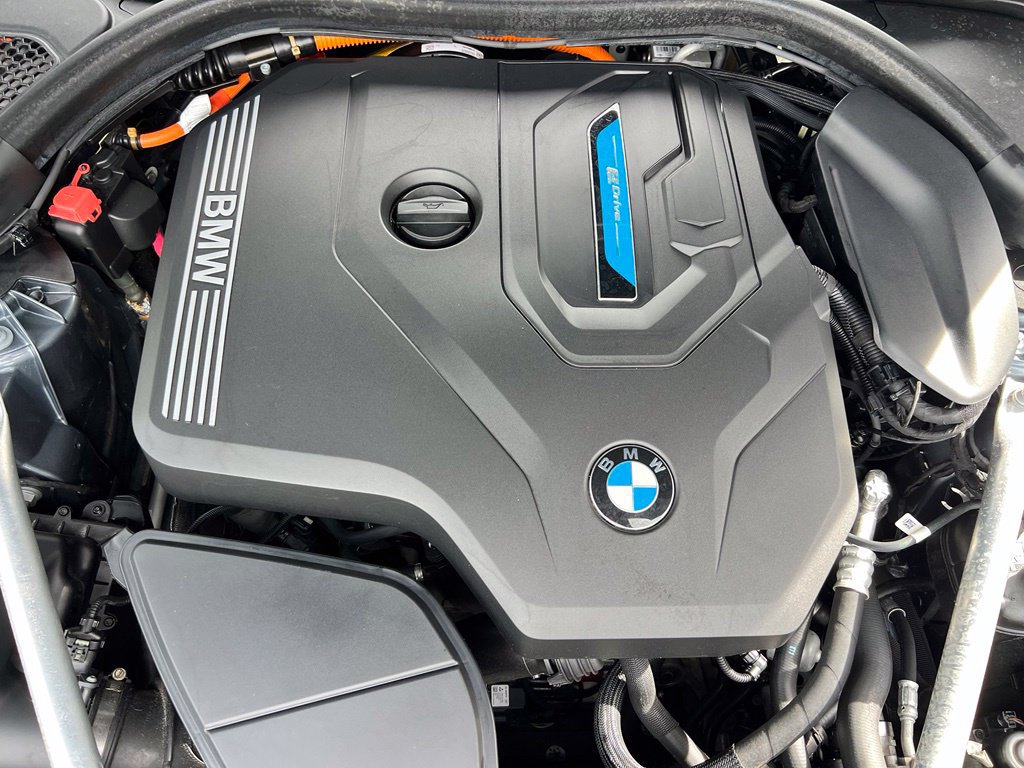Used 2022 BMW 530e xDrive w/ Premium Package AWD/4WD image 19