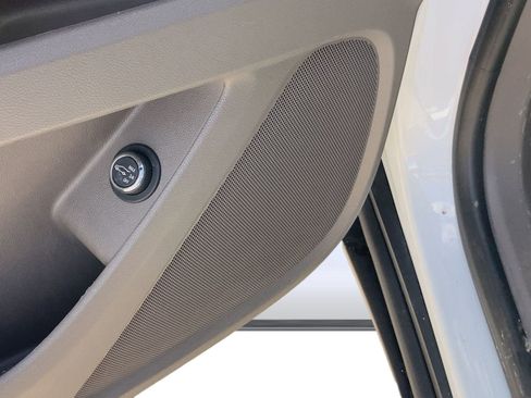 Used 2019 Chevrolet Traverse LT image 24