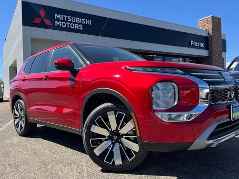 New 2026 Mitsubishi Outlander SE FWD image 2