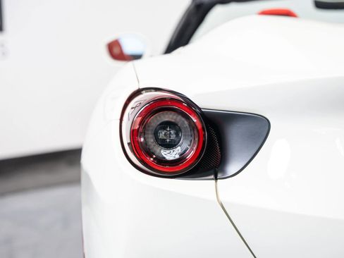 Used 2019 Ferrari Portofino image 35