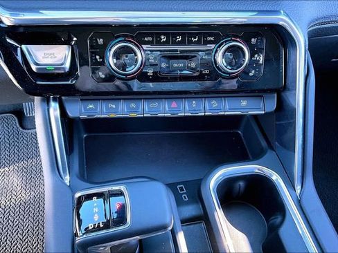 Used 2024 GMC Sierra 1500 Denali w/ Technology Package AWD/4WD image 17