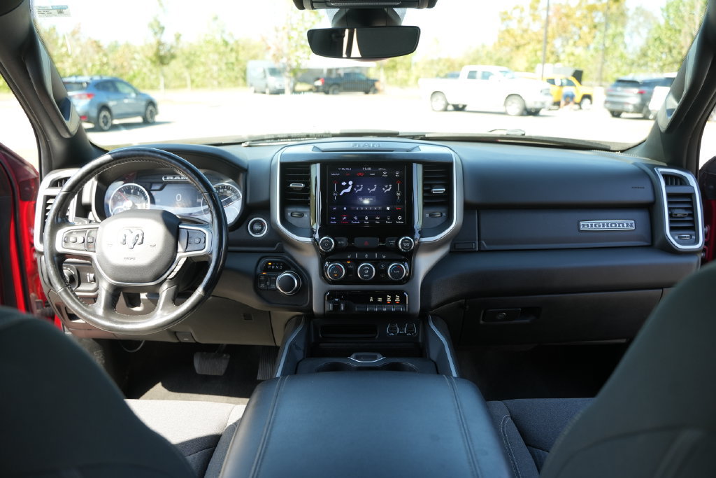 Used 2020 RAM 1500 4x4 Crew Cab image 26
