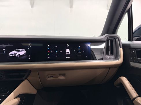 Certified 2024 Porsche Cayenne w/ Premium Package Plus (PFM) image 55