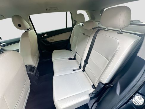 Used 2019 Volkswagen Tiguan SE AWD/4WD image 26