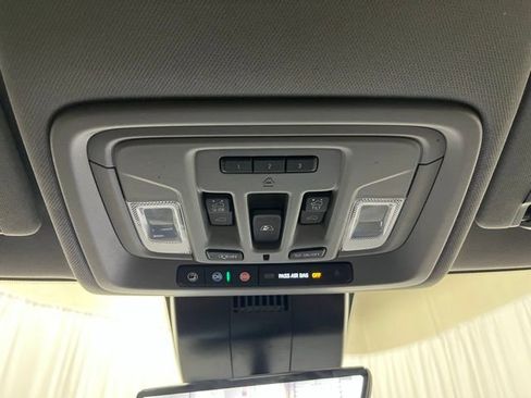 Used 2022 GMC Sierra 1500 Denali w/ Denali Reserve Package image 18