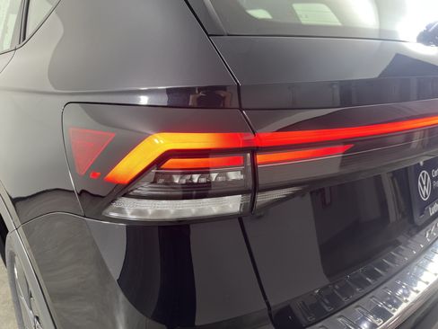 Certified 2025 Volkswagen Taos S FWD image 26