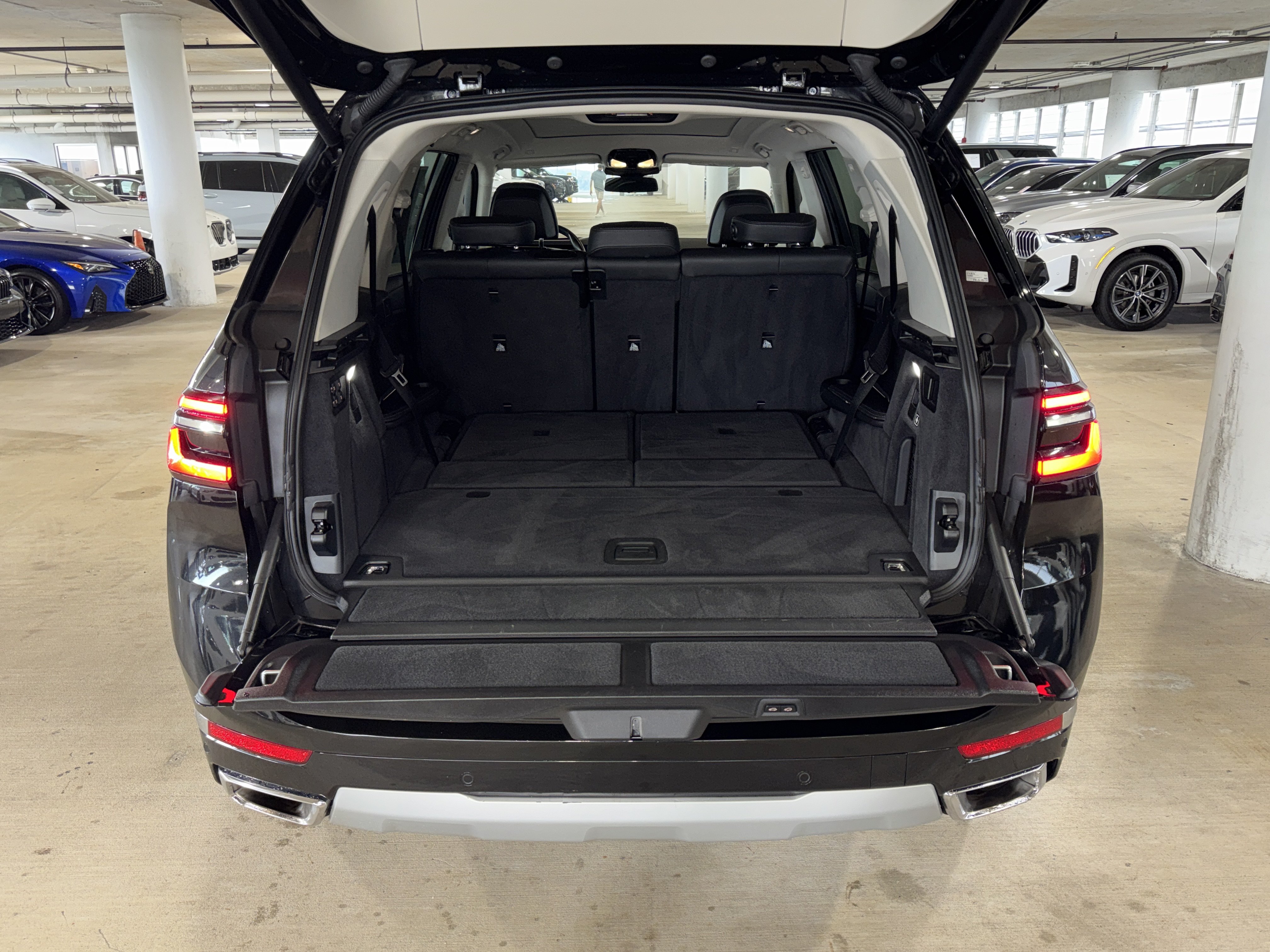 Used 2025 BMW X7 xDrive40i AWD/4WD image 13