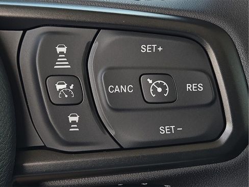 New 2025 Jeep Gladiator Sport image 17