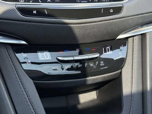 Used 2024 Cadillac XT5 Premium Luxury w/ Technology Package AWD/4WD image 33