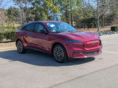 Certified 2025 Ford Mustang Mach-E Premium image 2