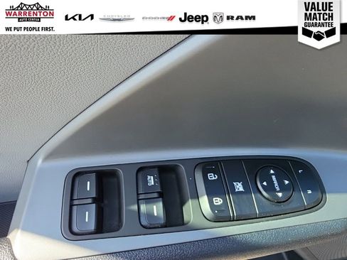 Used 2019 Kia Niro LX image 11