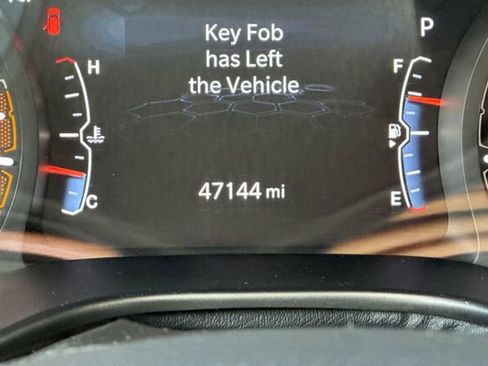 Used 2024 Jeep Compass Latitude image 22