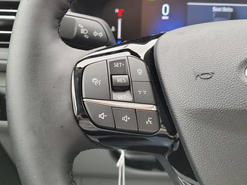 New 2025 Ford Escape SE w/ Class II Trailer Tow Package FWD image 49