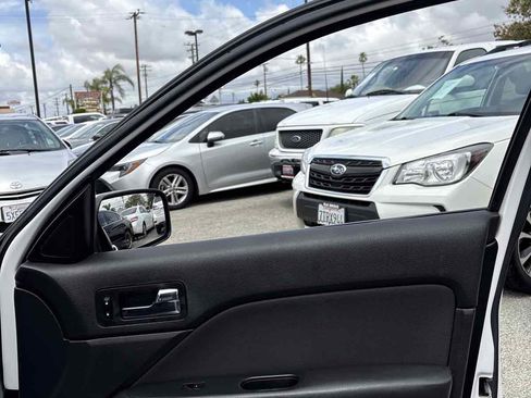 Used 2010 Ford Fusion SE FWD image 15