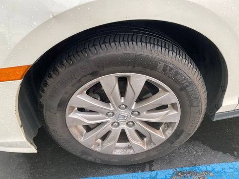 Used 2018 Honda Odyssey LX image 4