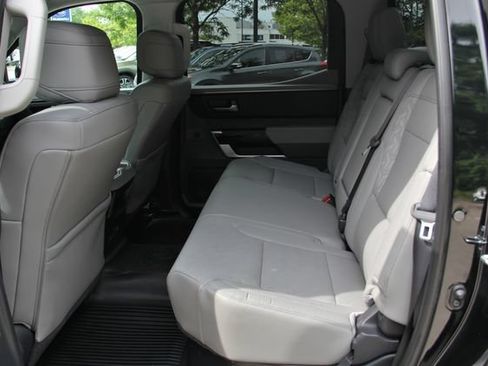 Used 2024 Toyota Tundra Limited AWD/4WD image 38