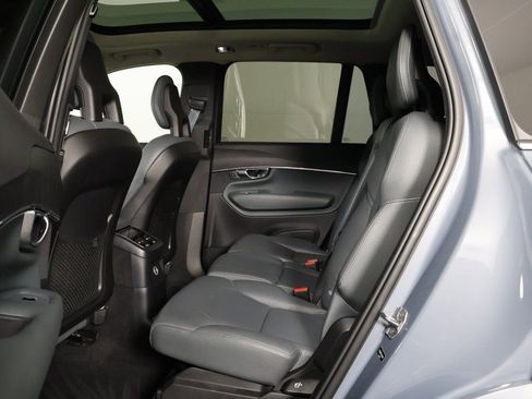 Used 2020 Volvo XC90 T8 Momentum w/ Protection Package Premier image 11