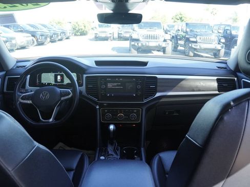 Used 2023 Volkswagen Atlas SEL AWD/4WD image 32