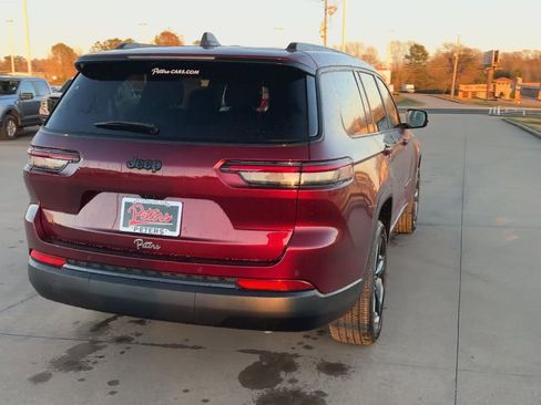 New 2025 Jeep Grand Cherokee L Altitude image 8