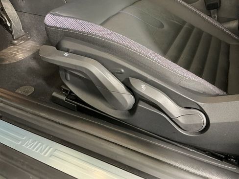 Certified 2025 MINI Cooper S image 17