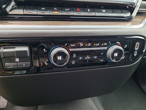 Used 2024 Chevrolet Silverado 1500 RST image 18