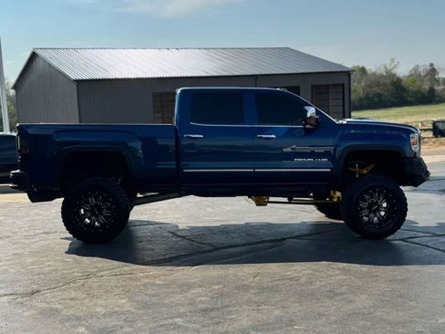 Used 2016 GMC Sierra 2500 Denali w/ Duramax Plus Package image 5