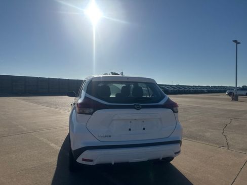 Certified 2023 Nissan Kicks S FWD image 16